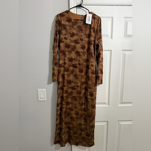 12th Tribe Chocolate Floral Dress NWT - Picture 4 of 7
